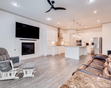 7124 Soto Street - Photo Thumbnail 7