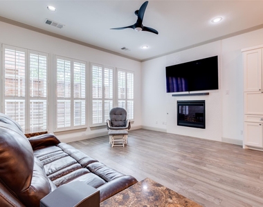 7124 Soto Street - Photo Thumbnail 8
