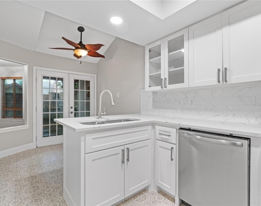 18040 Midway Road - Photo Thumbnail 17