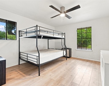 1505 Westridge Drive - Photo Thumbnail 5