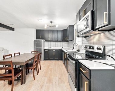 1505 Westridge Drive - Photo Thumbnail 4