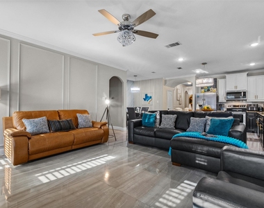 205 Melody Way - Photo Thumbnail 12