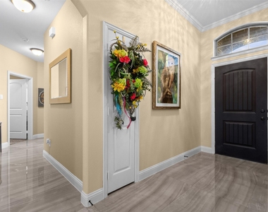 205 Melody Way - Photo Thumbnail 2