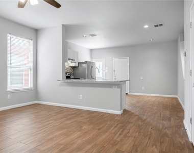 1133 Jamie Drive - Photo Thumbnail 4