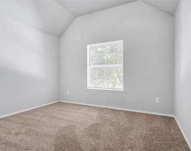 1133 Jamie Drive - Photo Thumbnail 13