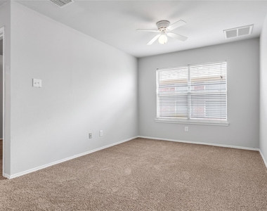 1133 Jamie Drive - Photo Thumbnail 10