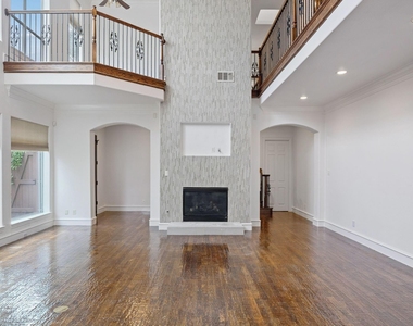5609 La Foy Boulevard - Photo Thumbnail 2