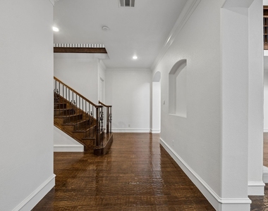 5609 La Foy Boulevard - Photo Thumbnail 3