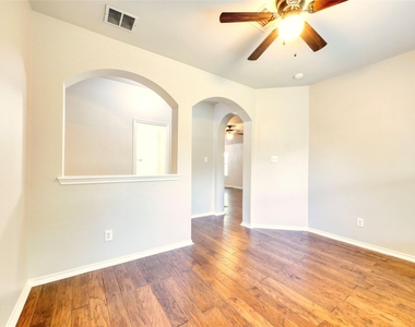 6925 Red Bluff Drive - Photo Thumbnail 14