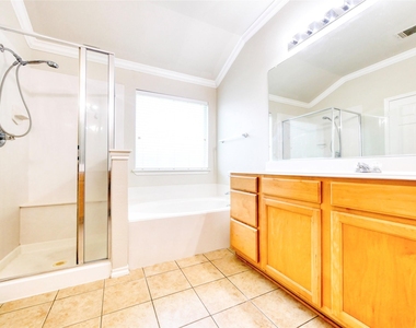 6925 Red Bluff Drive - Photo Thumbnail 18