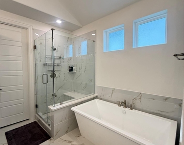 11400 Finch Hattons Drive - Photo Thumbnail 14