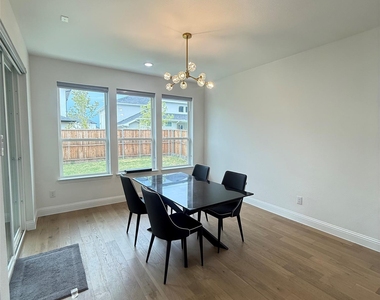 11400 Finch Hattons Drive - Photo Thumbnail 9