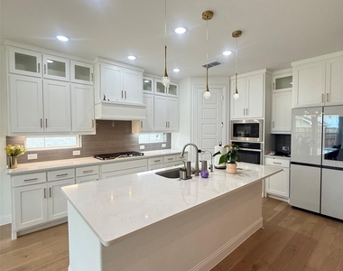 11400 Finch Hattons Drive - Photo Thumbnail 4
