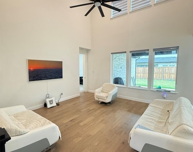 11400 Finch Hattons Drive - Photo Thumbnail 3