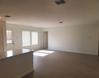 15009 Bushwacker Way - Photo Thumbnail 7