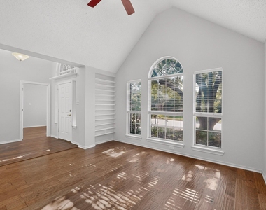 304 Belvedere Drive - Photo Thumbnail 3