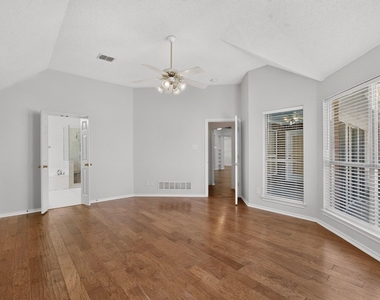 304 Belvedere Drive - Photo Thumbnail 14