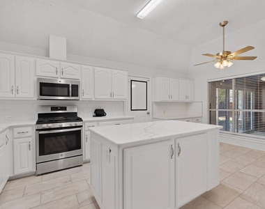 304 Belvedere Drive - Photo Thumbnail 11