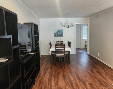 11304 Park Central Place - Photo Thumbnail 3