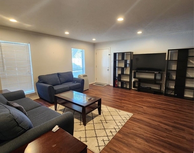 11304 Park Central Place - Photo Thumbnail 2