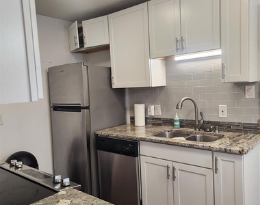11304 Park Central Place - Photo Thumbnail 6