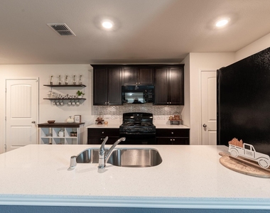 771 Bayonet Street - Photo Thumbnail 4