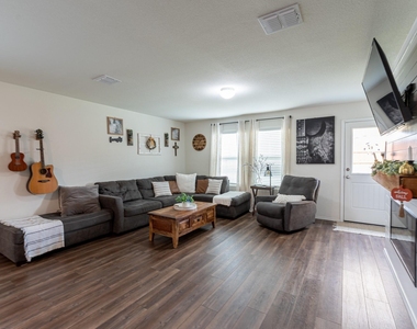 771 Bayonet Street - Photo Thumbnail 5