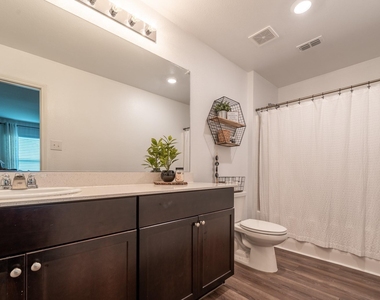 771 Bayonet Street - Photo Thumbnail 10
