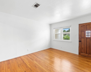 777 Cullum Avenue - Photo Thumbnail 2