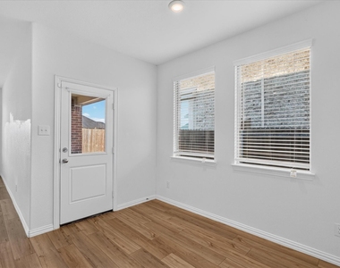 1222 Smoketree Lane - Photo Thumbnail 15