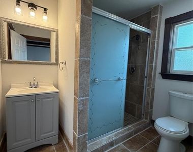 401 E Miller Road - Photo Thumbnail 4