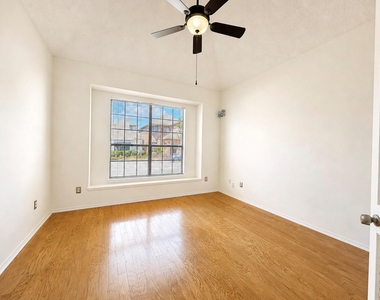 6024 Longley Court - Photo Thumbnail 5