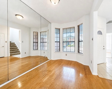 6024 Longley Court - Photo Thumbnail 4