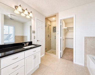6024 Longley Court - Photo Thumbnail 12