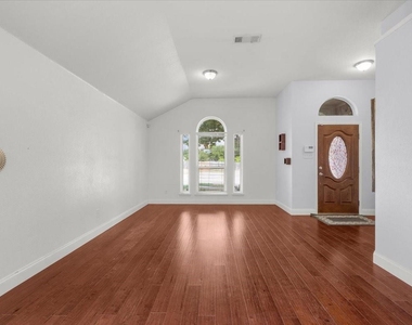 1139 Baja Drive - Photo Thumbnail 6