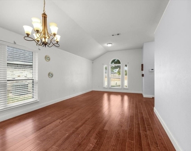 1139 Baja Drive - Photo Thumbnail 10