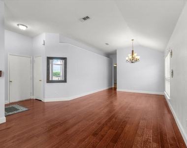 1139 Baja Drive - Photo Thumbnail 5