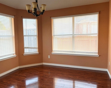 807 Aylesbury Drive - Photo Thumbnail 6