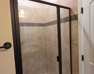 4007 Wellington Street - Photo Thumbnail 8