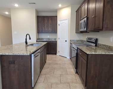 4007 Wellington Street - Photo Thumbnail 4
