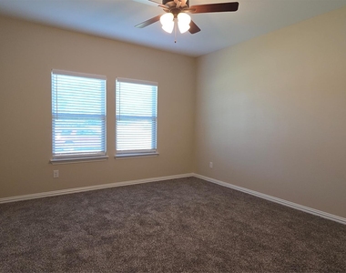 4007 Wellington Street - Photo Thumbnail 6