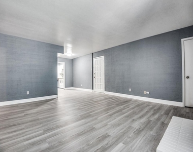 12888 Montfort Drive - Photo Thumbnail 5