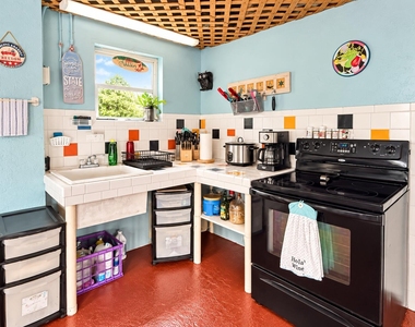 932 Tropical Lane - Photo Thumbnail 25