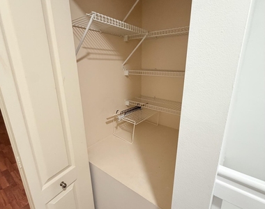 5738 Nw 48th Avenue - Photo Thumbnail 21