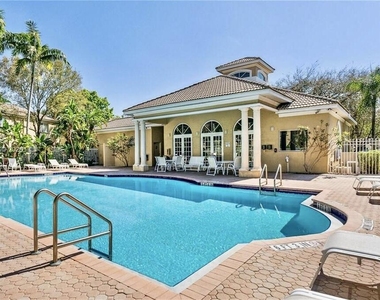 5738 Nw 48th Avenue - Photo Thumbnail 24