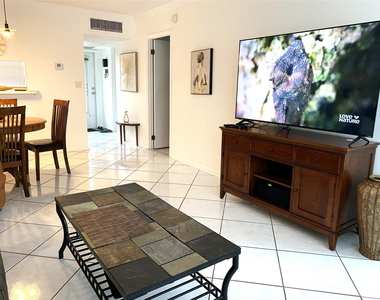 5003 Nw 35th Street - Photo Thumbnail 1