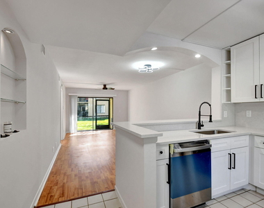 6550 Somerset Drive - Photo Thumbnail 4