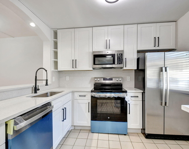 6550 Somerset Drive - Photo Thumbnail 2