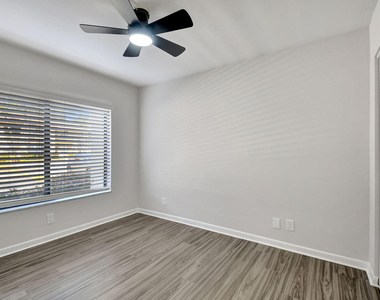 6550 Somerset Drive - Photo Thumbnail 14