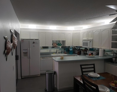 1418 14th Terrace - Photo Thumbnail 4